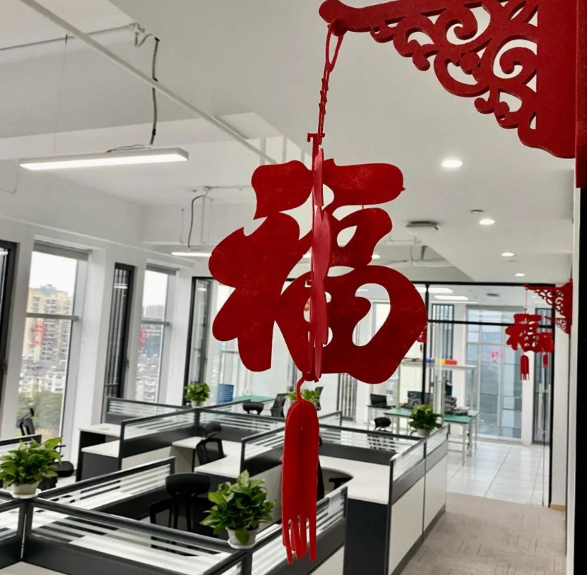 图片包括 室内, 桌子, 窗户, 大形貌已自动天生